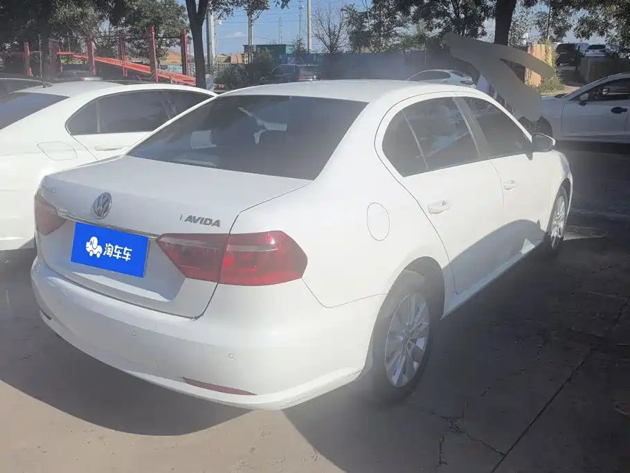 Volkswagen Lavida — миниатюра 3