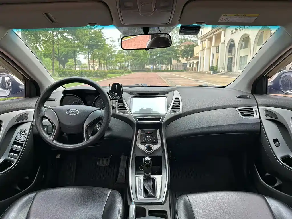 Hyundai Elantra Langdong — миниатюра 4