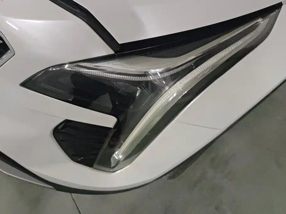 Cadillac XT4 — миниатюра 5