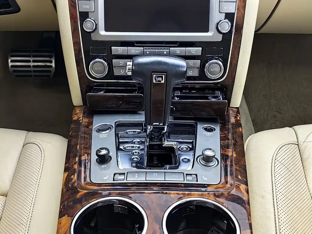 Volkswagen Phaeton — миниатюра 13
