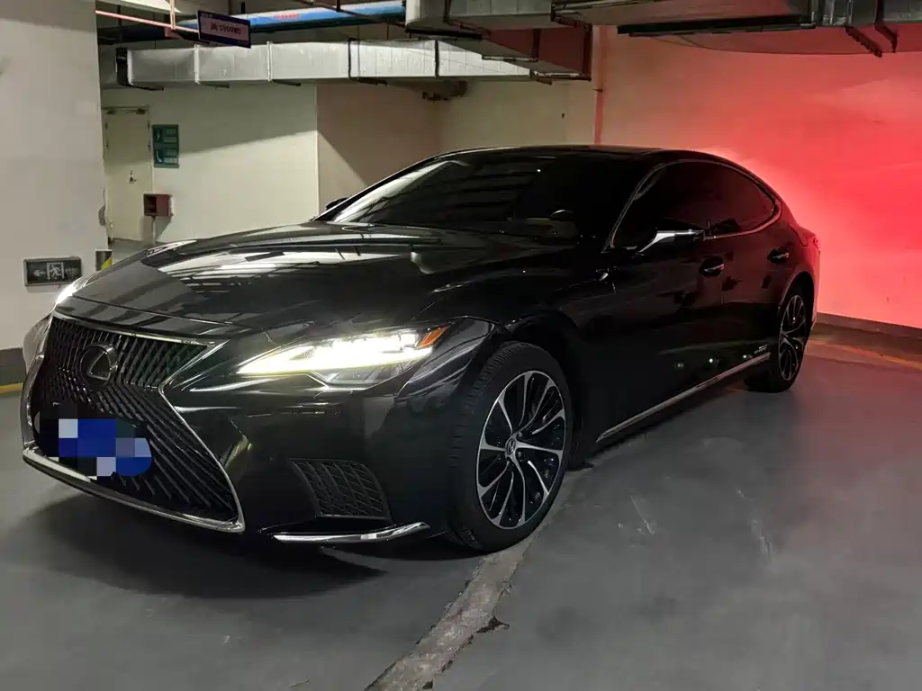 Lexus LS 2021