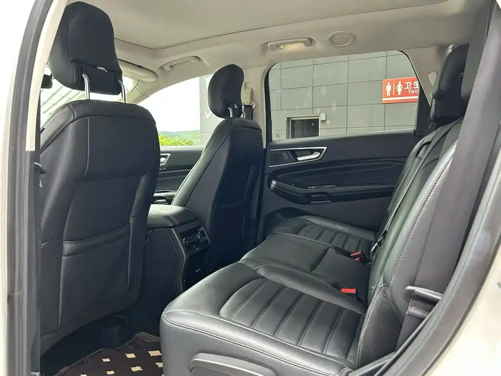 Ford Edge — миниатюра 7