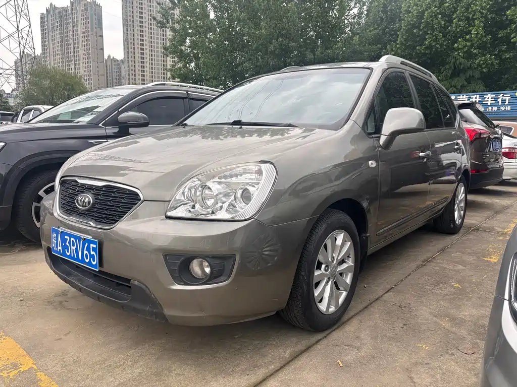Kia Carens 2011