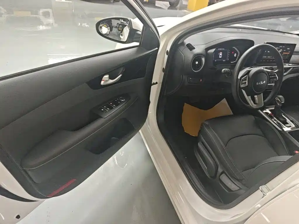 Kia K3 — миниатюра 16