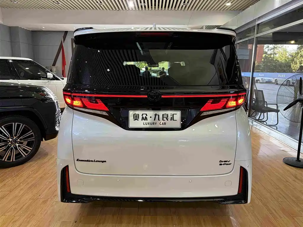 Toyota Vellfire — миниатюра 13