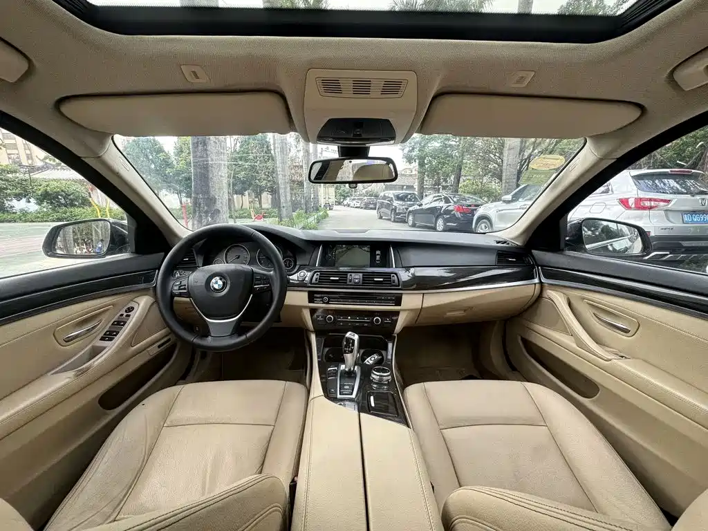 BMW 5 Series — миниатюра 5