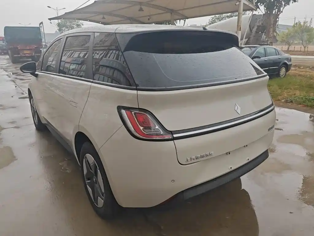 Baojun Yunduo — миниатюра 5