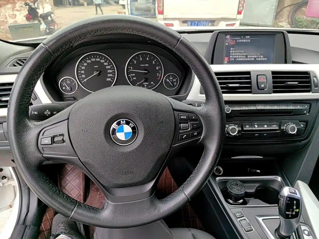 BMW 3 Series — миниатюра 10