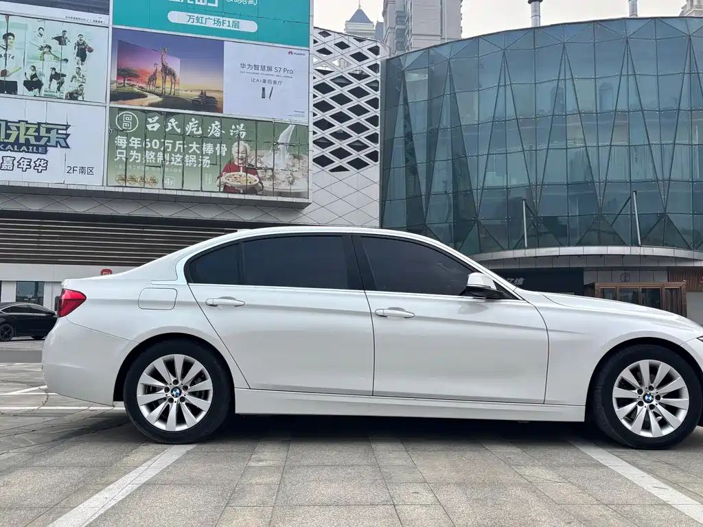 BMW 3 Series 3 2016 328Li Fashion