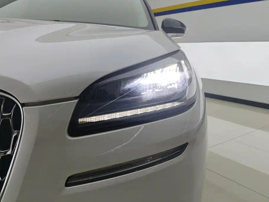 Lincoln Corsair — миниатюра 5