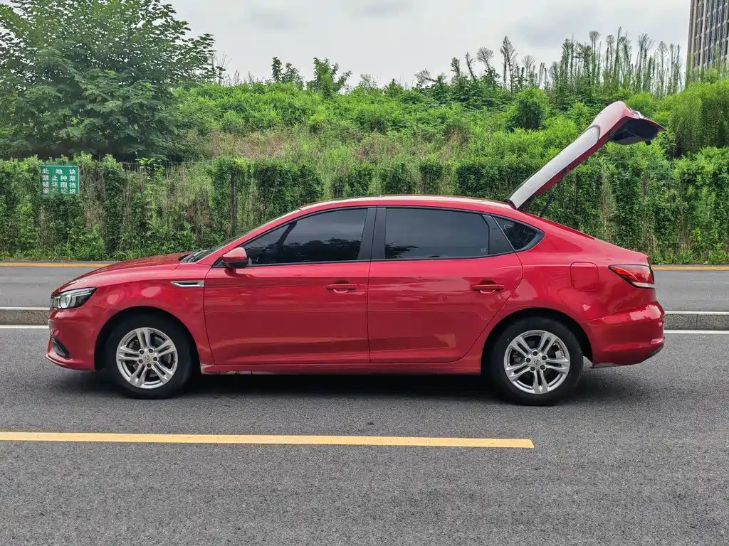 MG MG6 — миниатюра 7