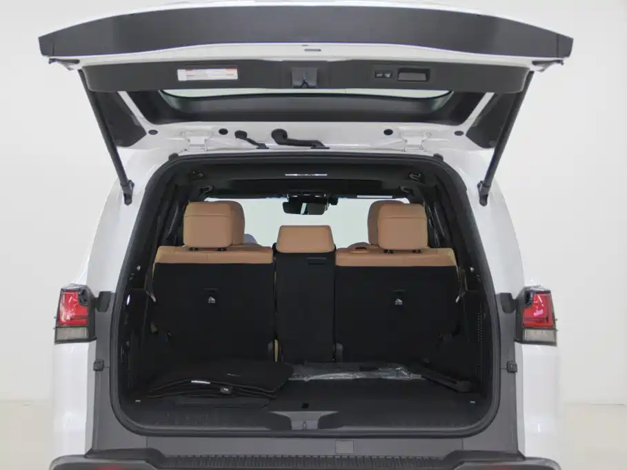 Lexus LX — миниатюра 28