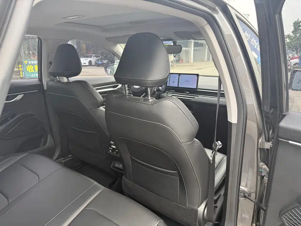 Geely Emgrand — миниатюра 6