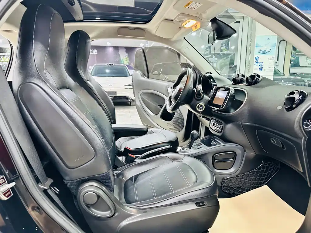 Smart fortwo 0.9T 66 kW Hardtop Pioneer Edition China V, фото 17