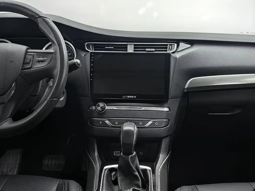 Peugeot 408 — миниатюра 12