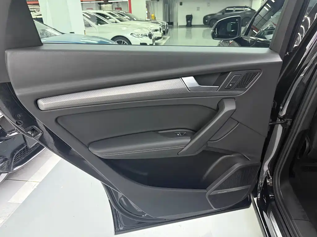Audi Q5L — миниатюра 14