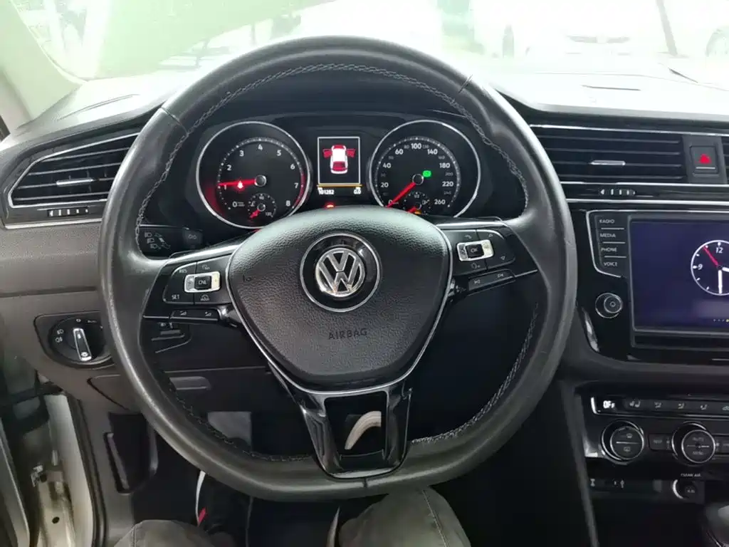 Volkswagen Tiguan L — миниатюра 11