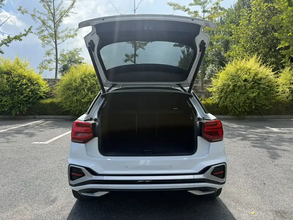 Audi Q2L — миниатюра 5
