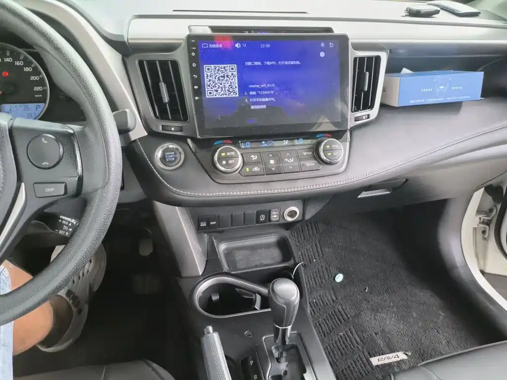 Toyota RAV4 — миниатюра 6