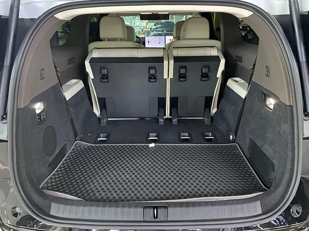 Li Auto Li MEGA — миниатюра 15