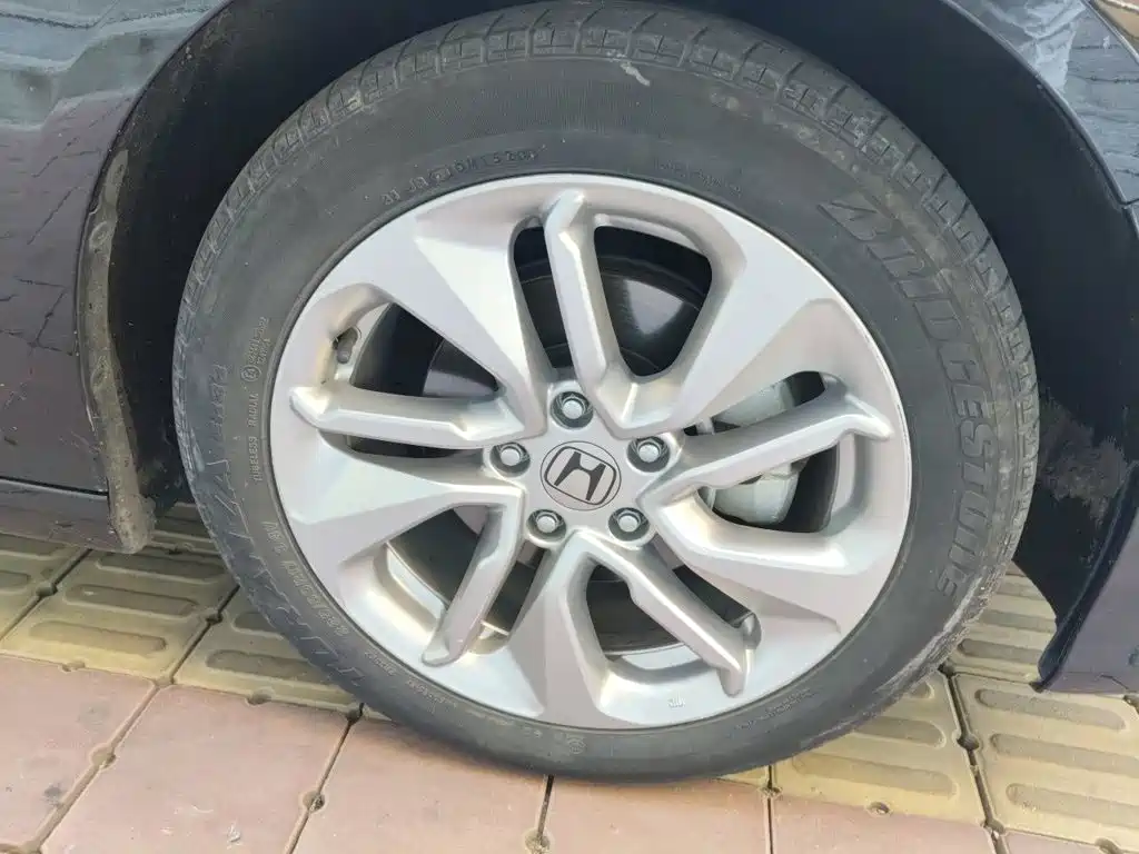 Honda Accord — миниатюра 9