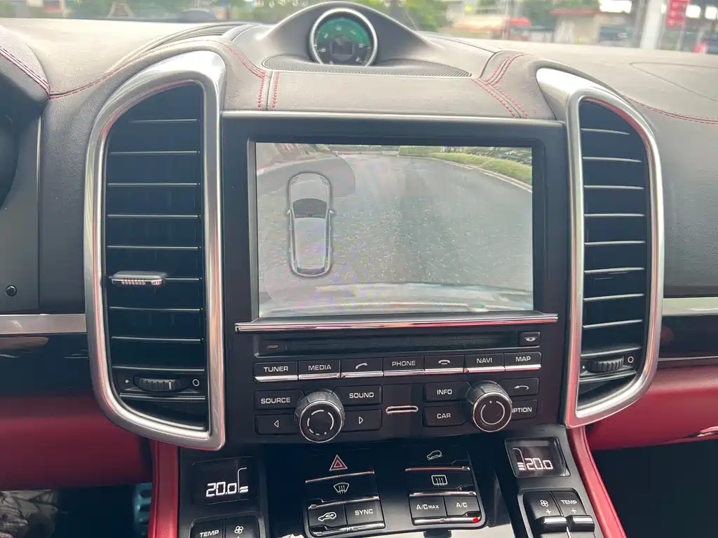 Porsche Cayenne — миниатюра 32