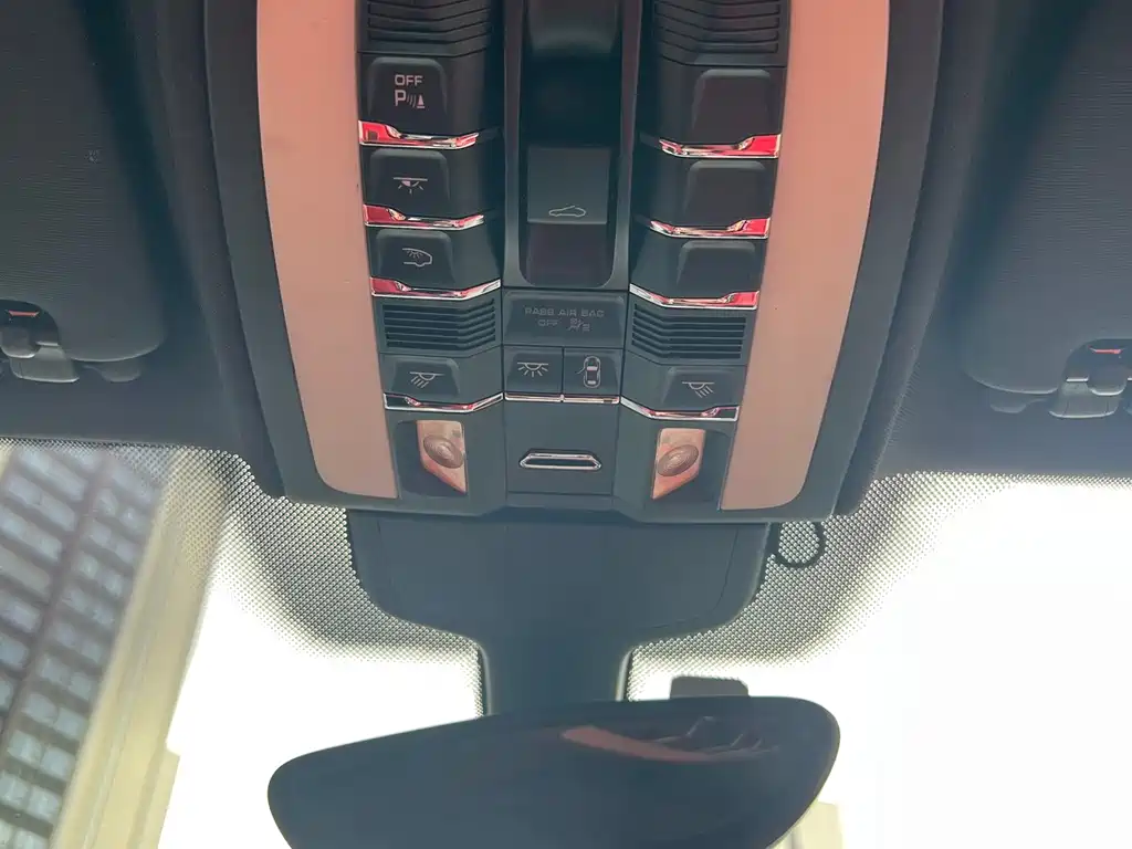 Porsche Cayenne — миниатюра 33