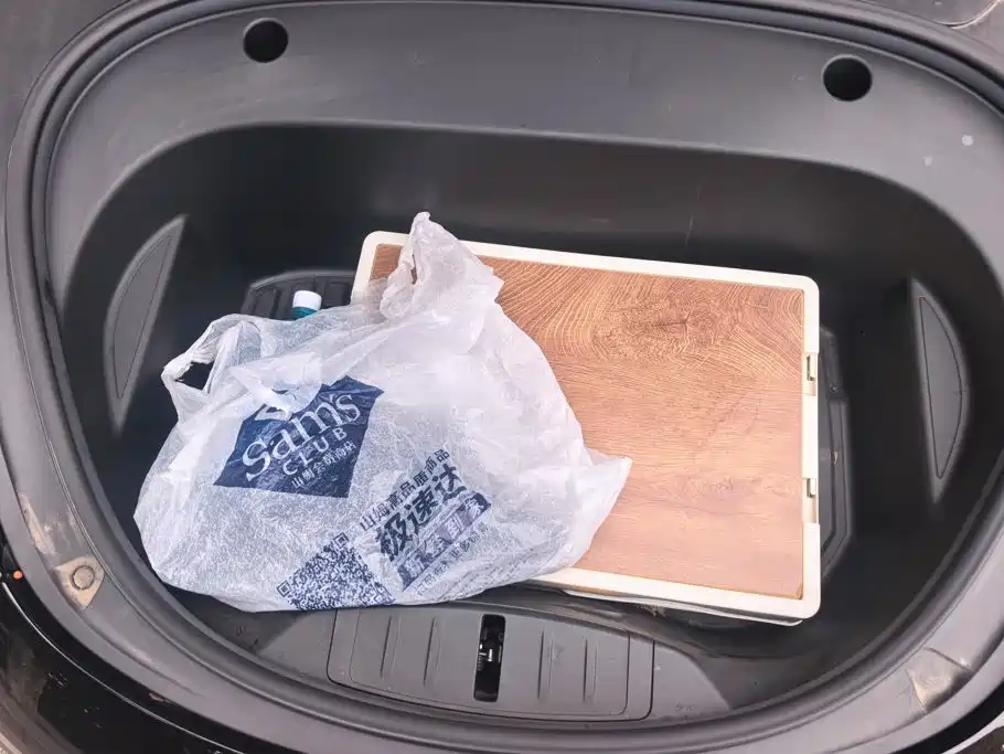 Tesla Model 3 — миниатюра 10