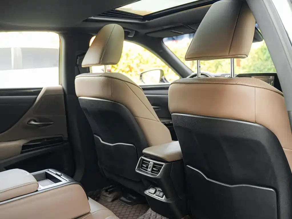 Lexus ES — миниатюра 13
