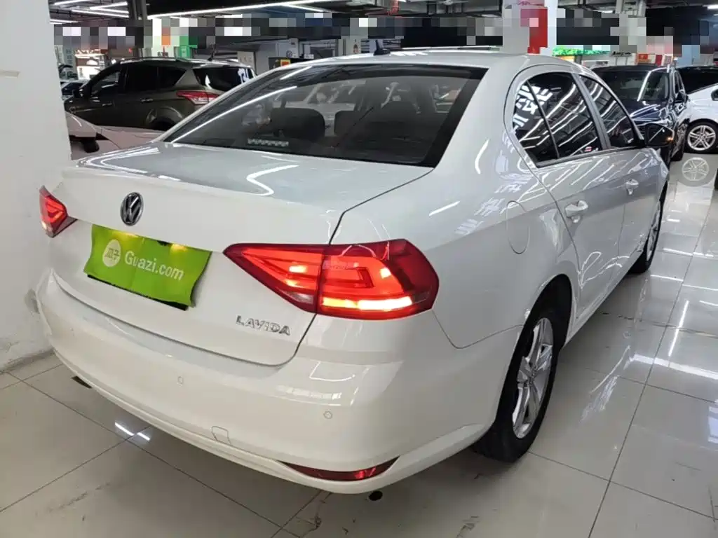 Volkswagen Lavida — миниатюра 7