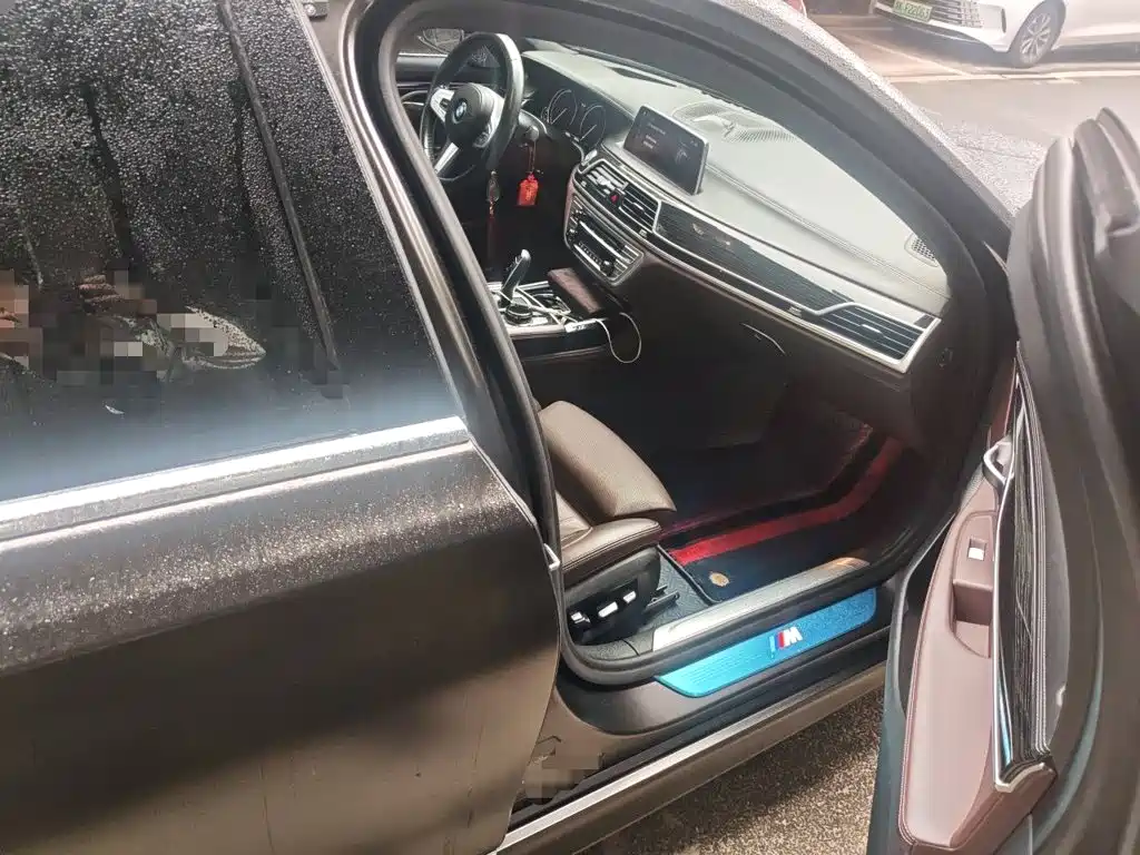 BMW 7 Series — миниатюра 19