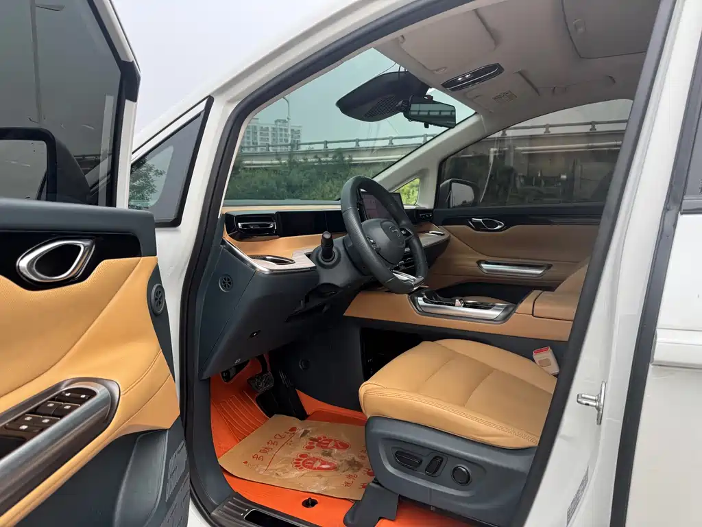 GAC Motor Trumpchi E8 PHEV — миниатюра 9