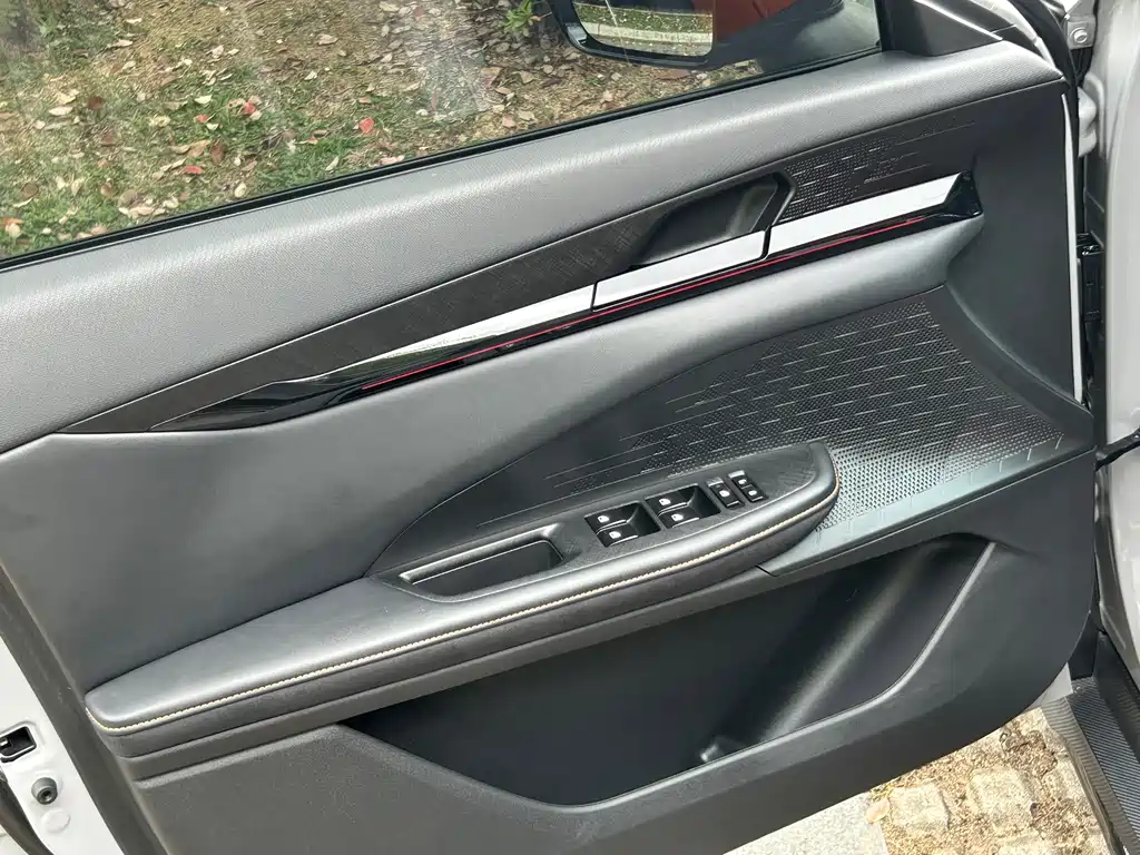 Changan UNI-V 2024 1.5T Luxury Sport