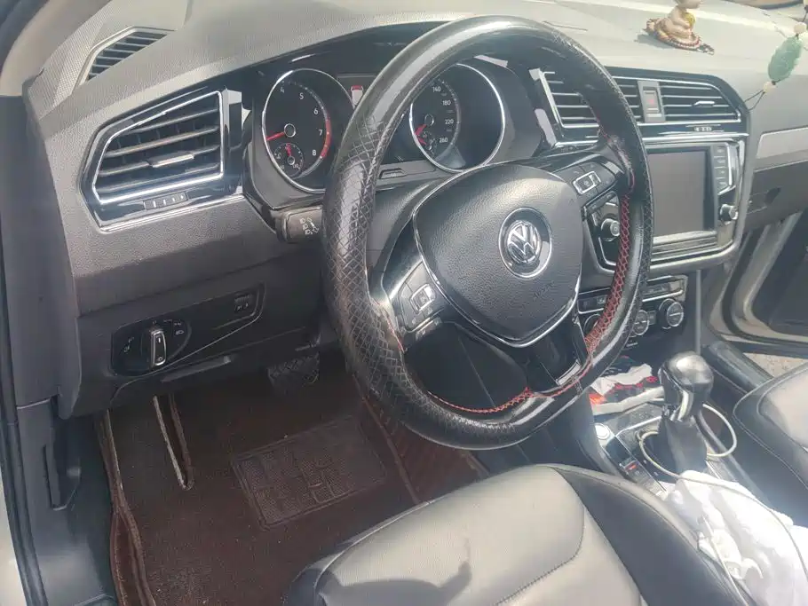 Volkswagen Tiguan L — миниатюра 12