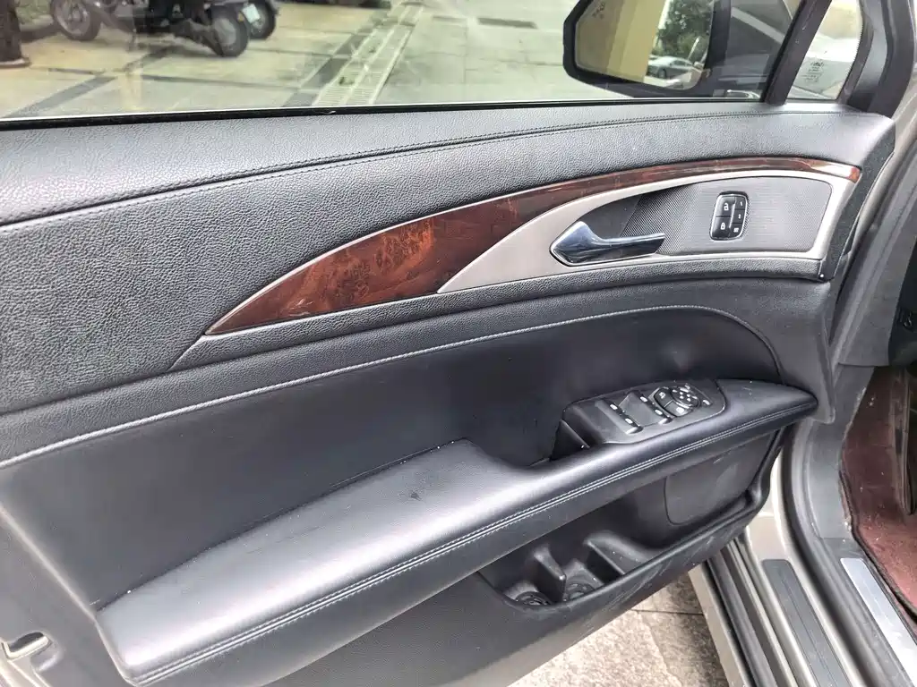 Lincoln MKZ — миниатюра 13