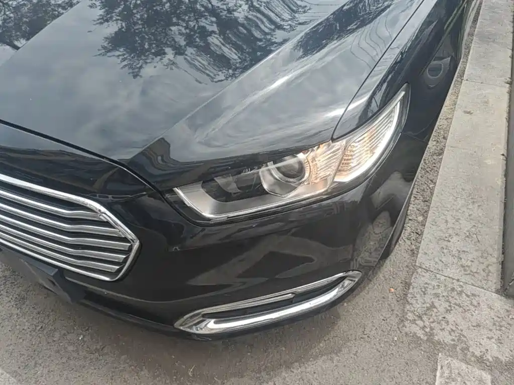 Ford Taurus — миниатюра 24