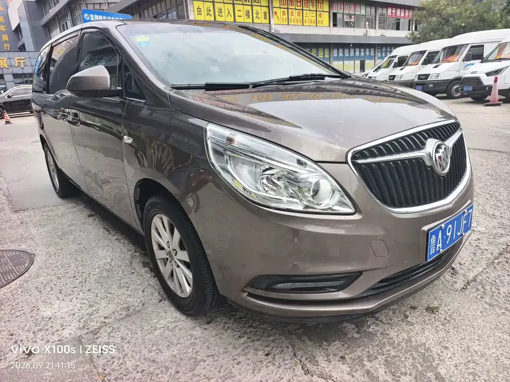 Buick GL8 — миниатюра 3
