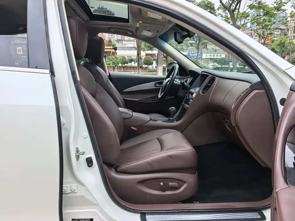 Infiniti QX50 2015 2.5L Enjoy