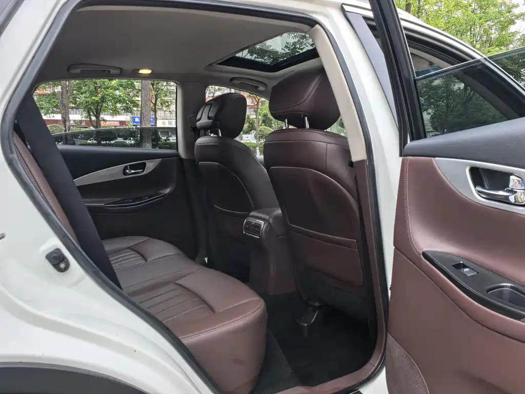 Infiniti QX50 2015 2.5L Enjoy