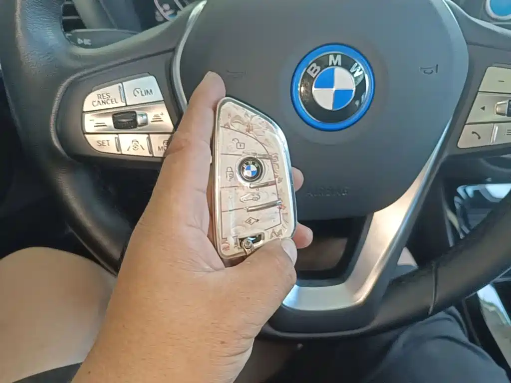 BMW iX3 — миниатюра 9