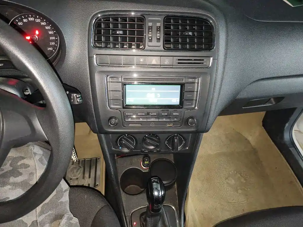 Volkswagen Polo — миниатюра 14