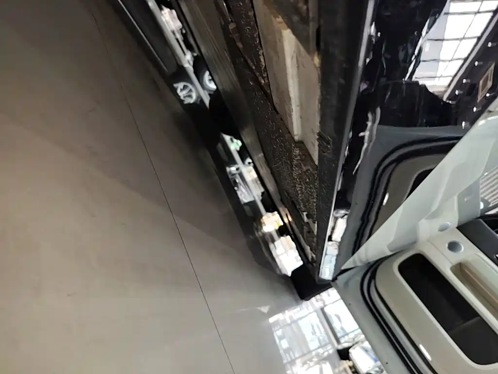 Li Auto Li MEGA — миниатюра 21