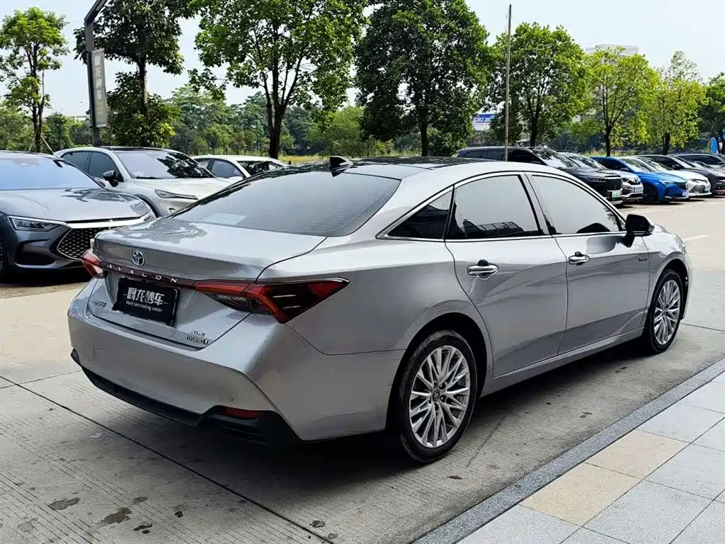 Toyota Avalon — миниатюра 9