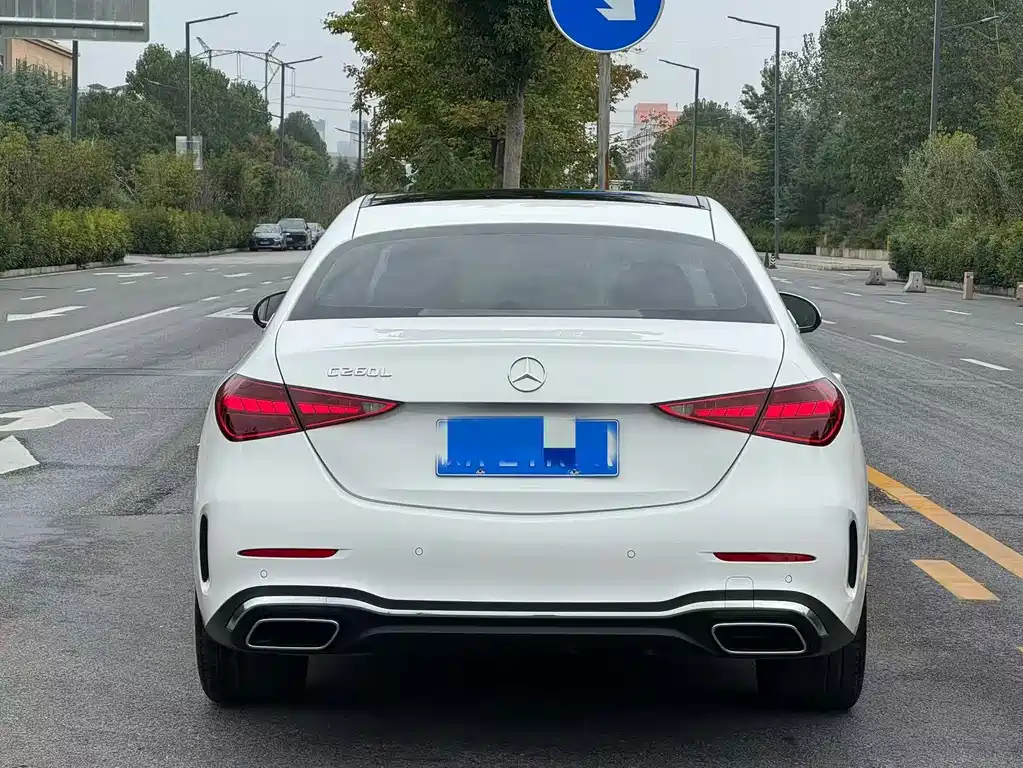 Mercedes-Benz C-Class — миниатюра 8