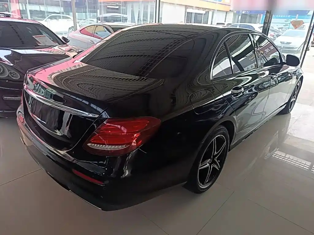 Mercedes-Benz E-Class (Import) — миниатюра 7