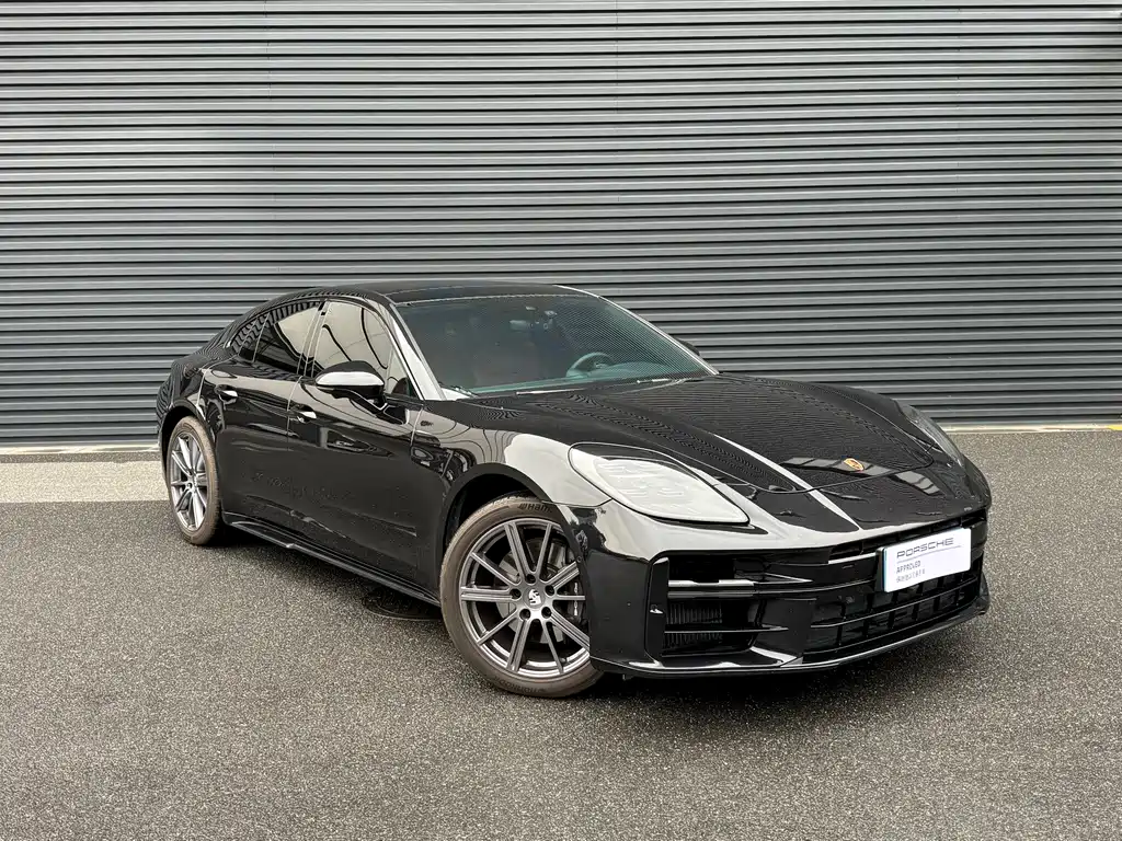 Porsche Panamera 2025