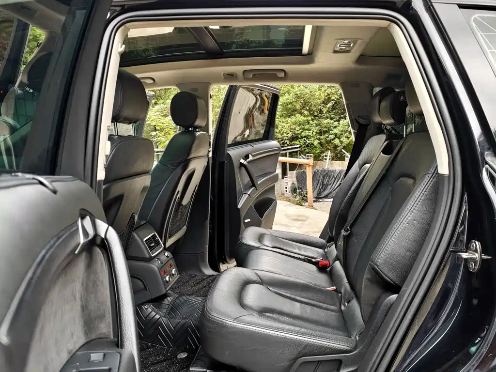 Audi Q7 — миниатюра 8