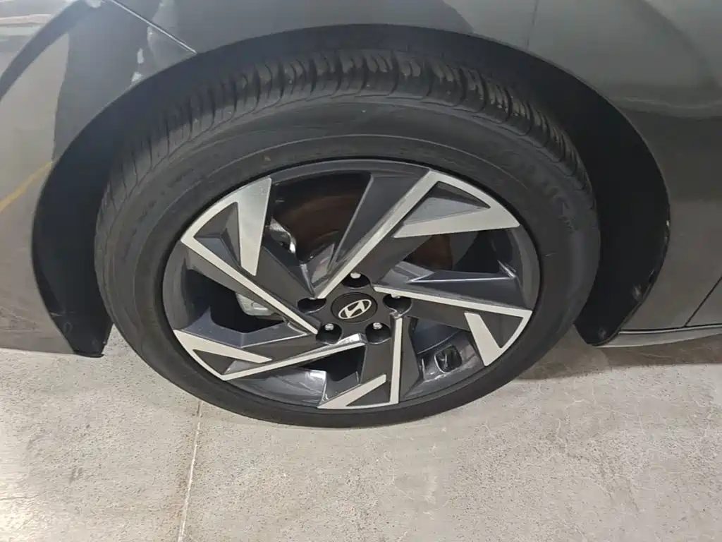 Hyundai Elantra — миниатюра 23