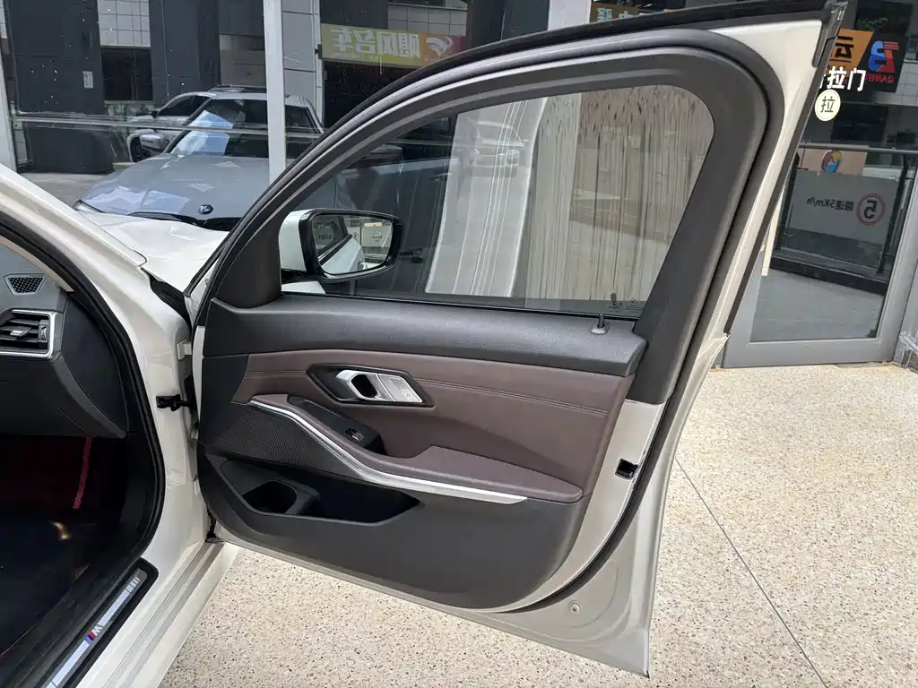 BMW 3 Series — миниатюра 34
