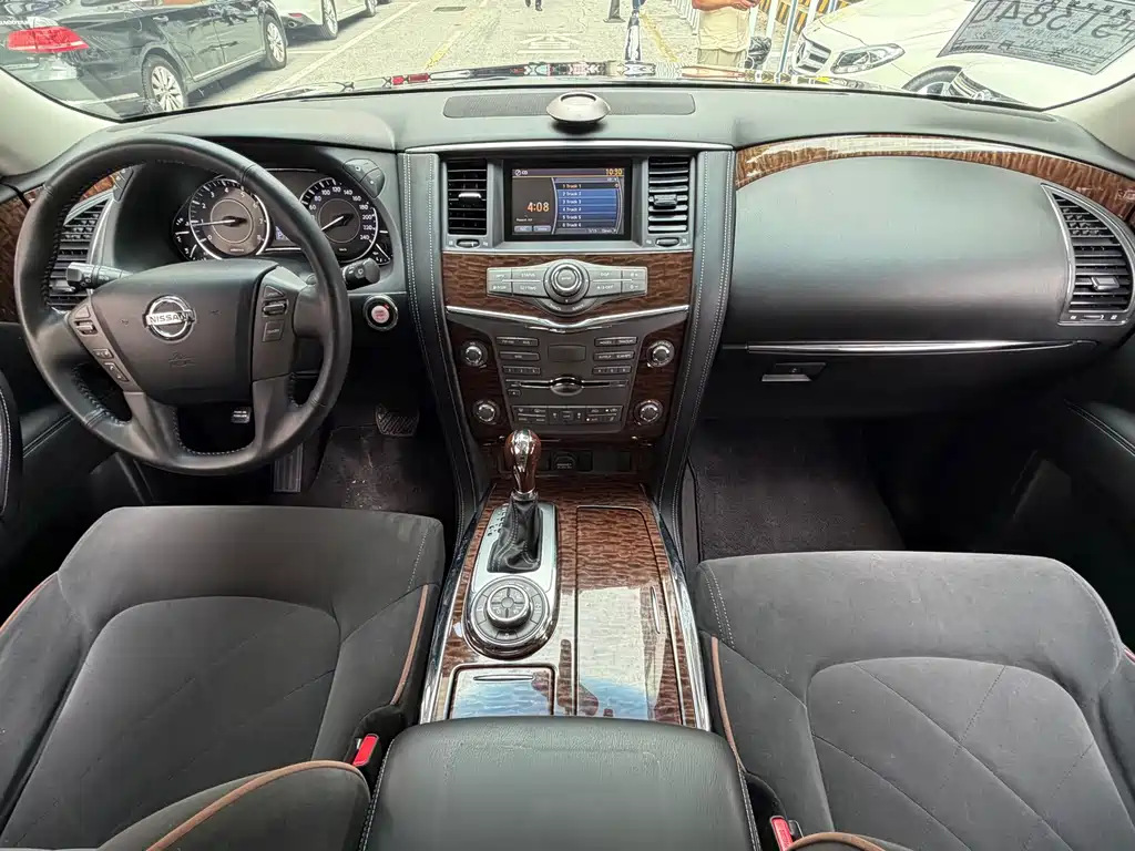 Nissan Patrol — миниатюра 10